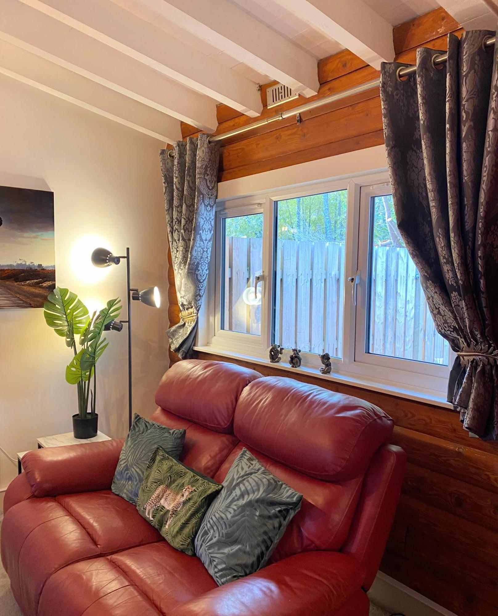 Kaoglen Wild-Hot Tub-Cairngorms-Pet Friendly Villa Balnald Exterior photo