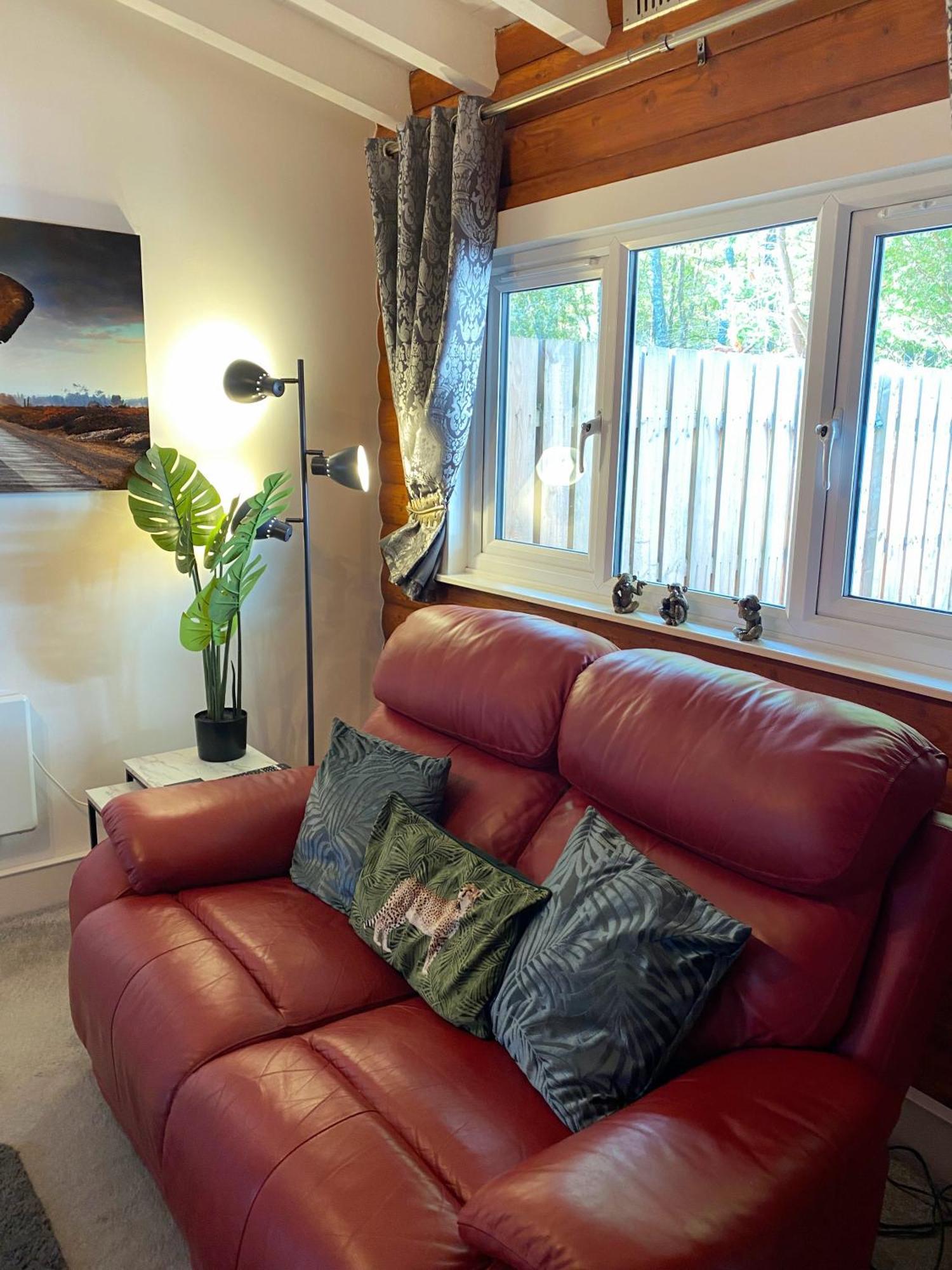 Kaoglen Wild-Hot Tub-Cairngorms-Pet Friendly Villa Balnald Exterior photo